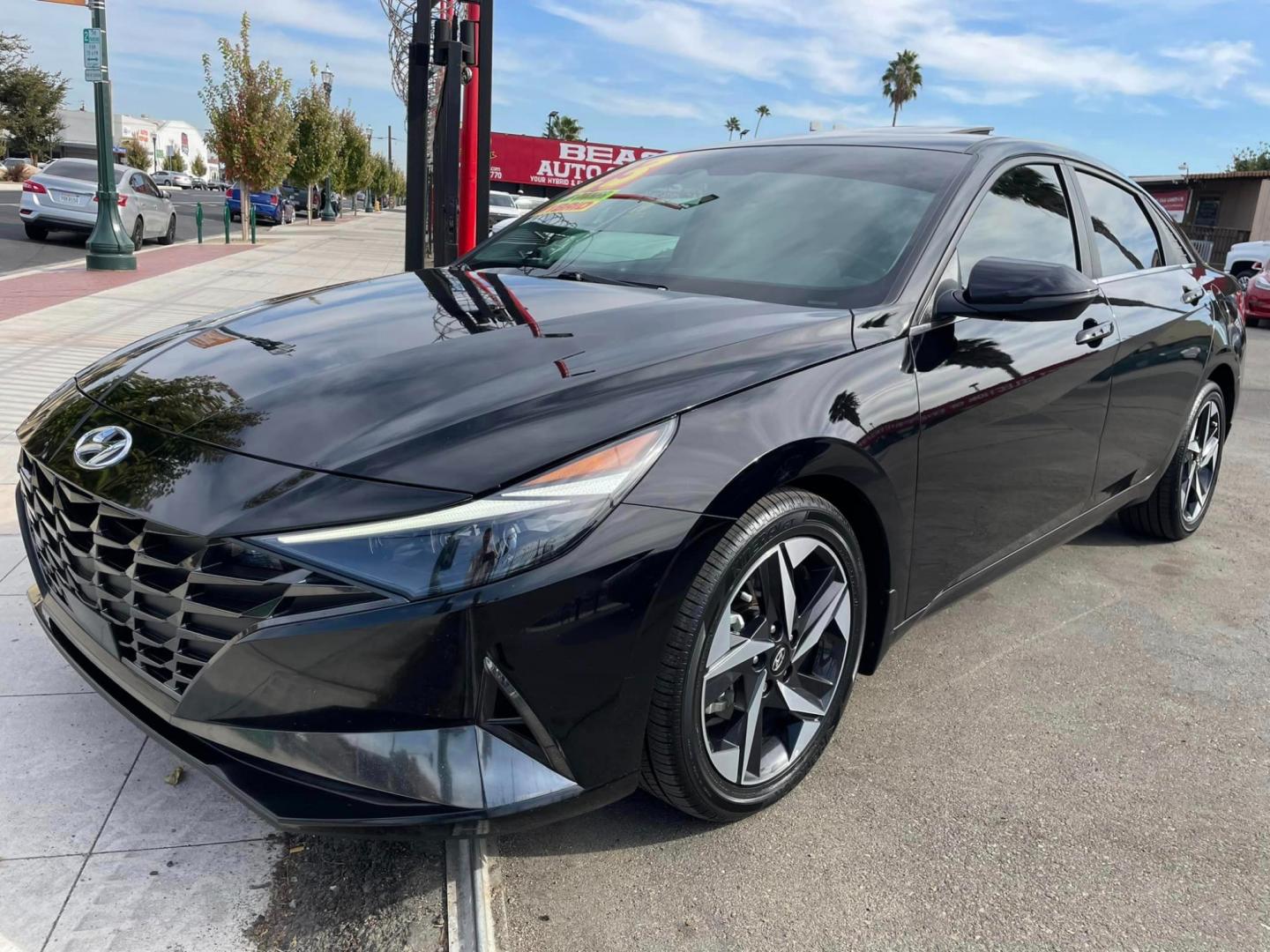 2023 BLACK /GRAY Hyundai Elantra Limited HEV Sedan 4D (KMHLN4AJ8PU) with an 4-Cyl, Hybrid, GDI, 1.6 Liter engine, Automatic, 6-Spd EcoShift DCT transmission, located at 744 E Miner Ave, Stockton, CA, 95202, (209) 944-5770, 37.956863, -121.282082 - PLUS TAXES AND FEES - Photo#3